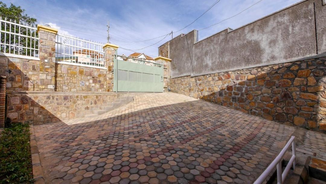 Da Vinci House Bed & Breakfast Kigali Bagian luar foto